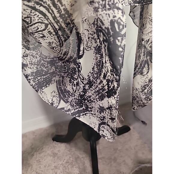 Women’s Black White Paisley Scarf Lightweight Soft Classic Print GUC Fall - Picture 4 of 4